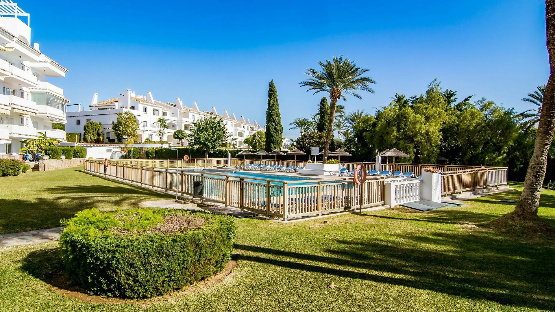 Apartment Las Gardenias - Roomservice Marbellac