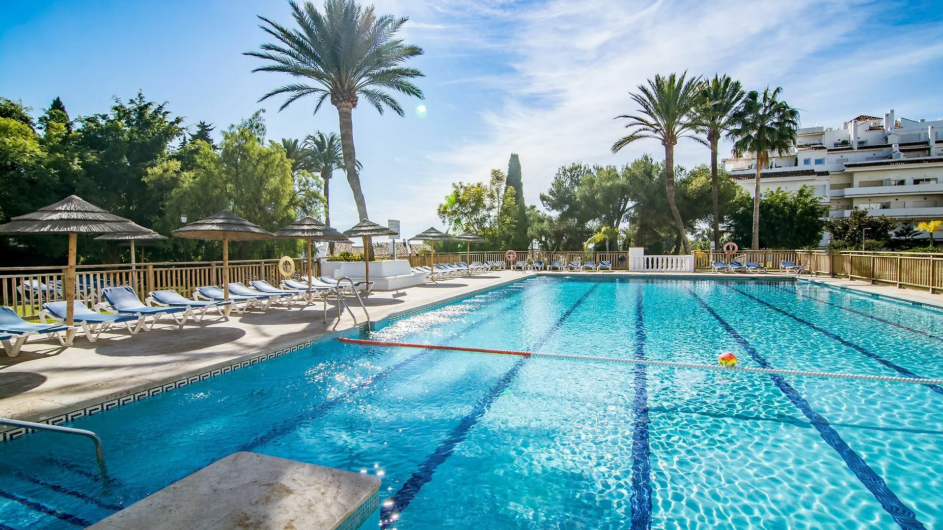 Apartment Las Gardenias - Roomservice Marbella Spain