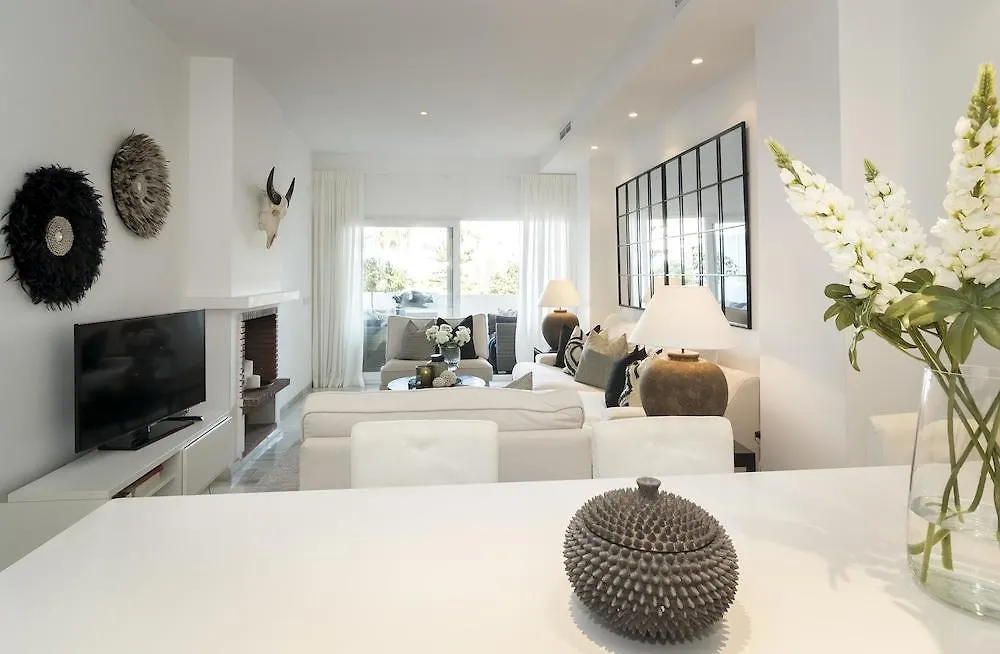 Apartment Las Gardenias - Roomservice Marbella Spain